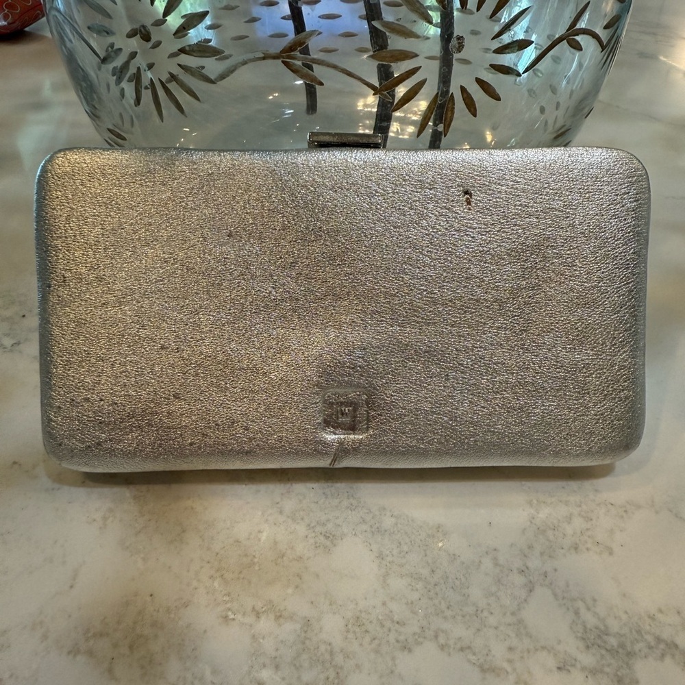 Vintage Wilsons Leather Y2K Soft Silver Metallic Leather Clutch - Picture 10 of 14